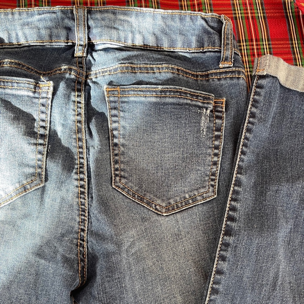 Juniors Ripped Jeans- Size 7 - Picture 10 of 10
